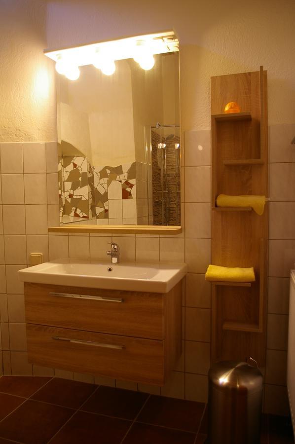 Ferienwohnung Zum Kapuziner Poysdorf Exterior foto